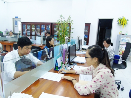 Phát huy dân chủ, hoàn thành tốt nhiệm vụ