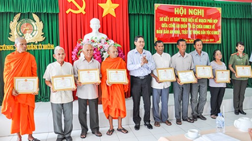 Tăng cường phối hợp đảm bảo an ninh trật tự trong dân tộc Khmer