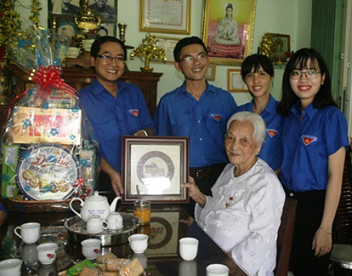 Nét đẹp công chức, viên chức trẻ