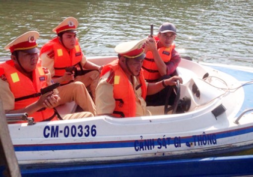 Cuộc chiến nhân tâm có vạch lằn ranh thiện- ác?