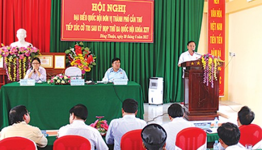 Đại biểu Quốc hội tiếp xúc cử tri xã Đông Thuận