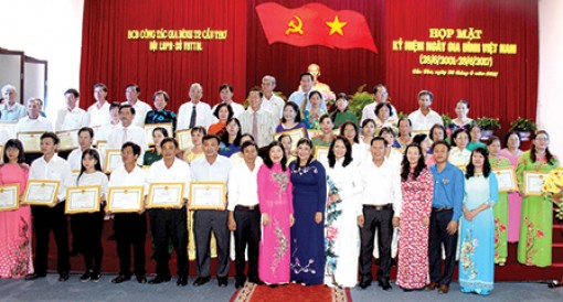 Tích cực vận động, hỗ trợ phụ nữ xây dựng gia đình hạnh phúc