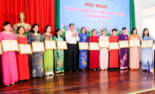 Tổng kết 10 năm thực hiện Nghị quyết số 11-NQ/TW của Bộ Chính trị (khóa X)