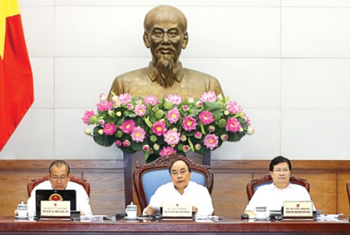 Thủ tướng Nguyễn Xuân Phúc chủ trì họp Chính phủ về xây dựng thể chế