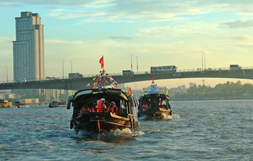 Bản sắc Ngày hội du lịch 
Văn hóa Chợ nổi Cái Răng