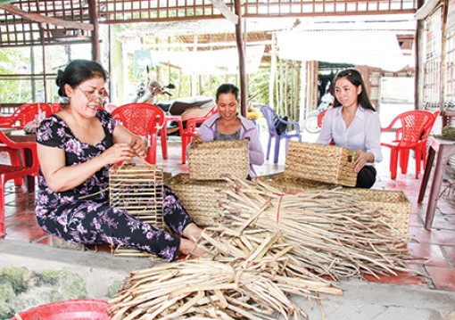 Nâng cao vai trò phụ nữ