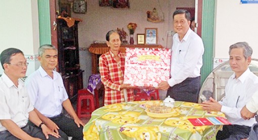 Nâng cao hiệu quả công tác đào tạo, bồi dưỡng
cán bộ đáp ứng yêu cầu nhiệm vụ trong tình hình mới