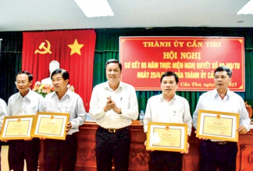 Quyết tâm thực hiện thành công các mục tiêu Nghị quyết số 09 đề ra