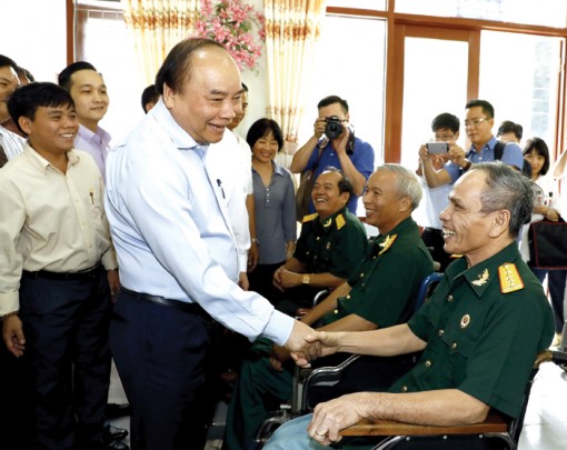 Thủ tướng Nguyễn Xuân Phúc thăm Trung tâm Điều dưỡng thương binh và người có công Long Đất, Bà Rịa - Vũng Tàu