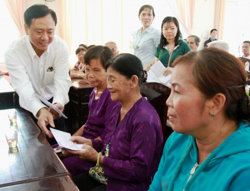 Tổ chức hành trình “Theo dấu chân những người anh hùng”