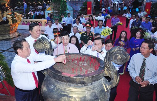 Biểu dương người có công với cách mạng tiêu biểu