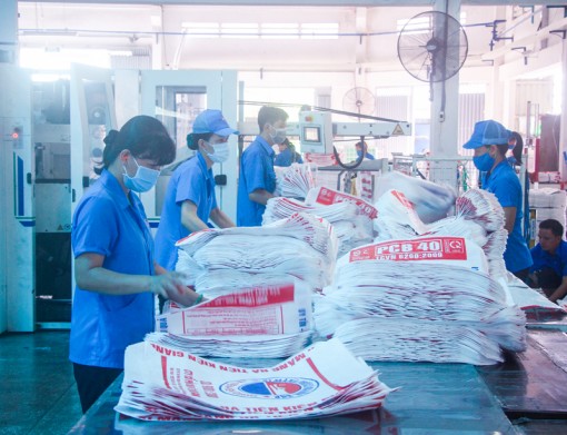 Nỗ lực chăm lo đời sống công nhân, iên chức, người lao động