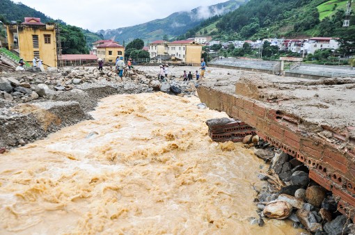 Khẩn trương khắc phục hậu quả mưa lũ ở Mù Cang Chải