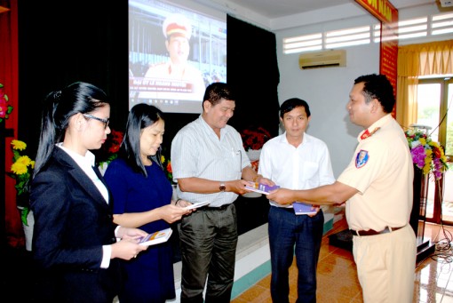 Tuyên truyền quy định xử lý vi phạm chở hàng quá tải