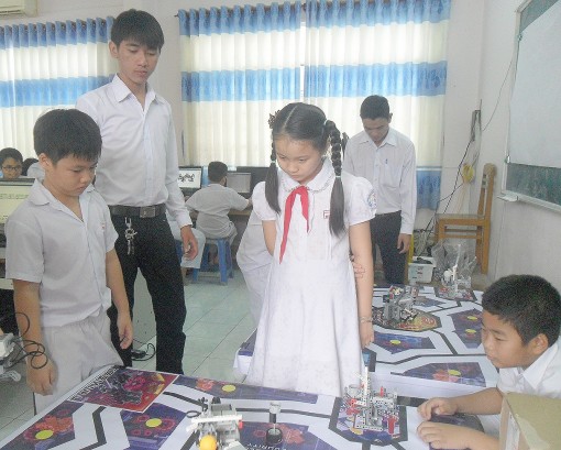 4 trường tiểu học được triển khai chương trình giáo dục STEM ROBOTICS
