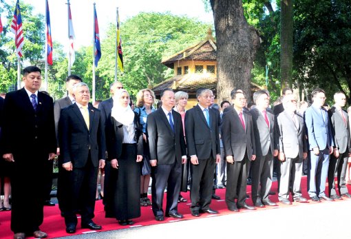 Lễ thượng cờ ASEAN năm 2017