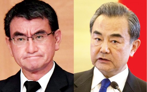 Ngoại trưởng Nhật – Trung “đấu khẩu”