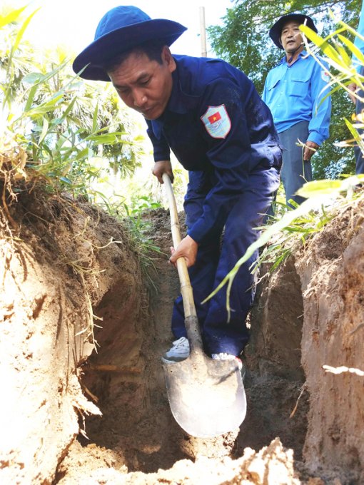 “Kiện tướng đào đất”