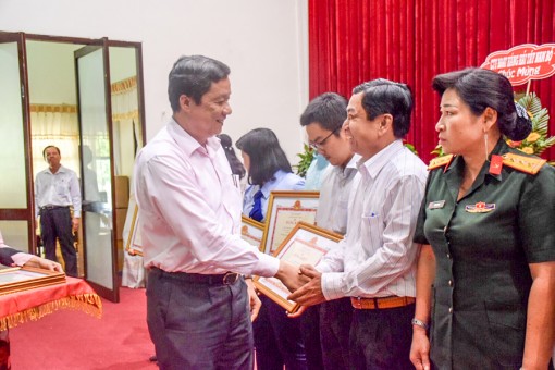 Tuyên dương 575 tổ chức, cá nhân thực hiện tốt nghĩa vụ thuế năm 2016