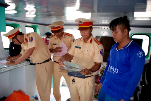 Giữ an ninh đường sông mùa mưa, lũ