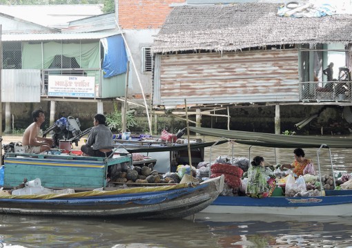 Thương hồ vạn nẻo mưu sinh