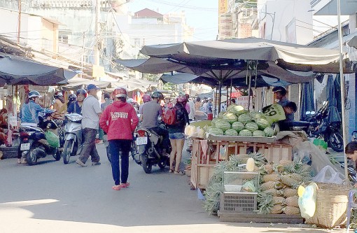 Đề nghị lập lại trật tự mua bán ở khu vực chợ Cái Răng