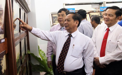 Khai mạc triển lãm sách, hình ảnh “Nam bộ xưa”