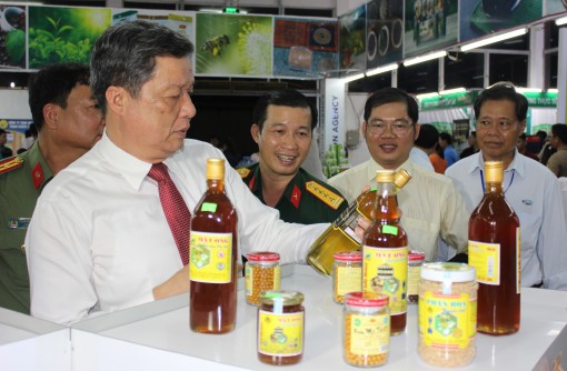 Khai mạc Hội chợ Nông sản sạch

và An toàn năm 2017