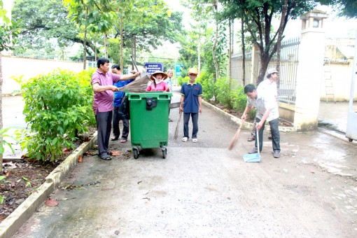 Xây dựng khu dân cư sạch rác gắn với an toàn giao thông