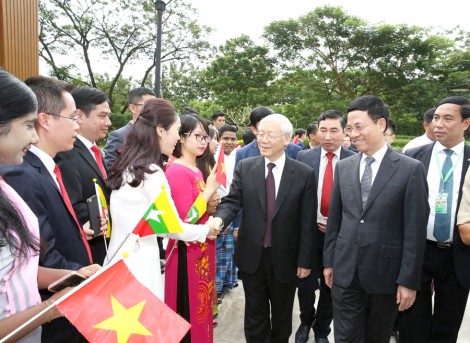 Tổng Bí thư Nguyễn Phú Trọng gặp các doanh nghiệp hàng đầu Việt Nam và Myanmar