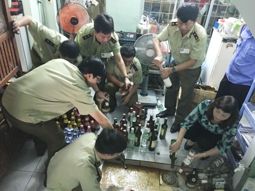 Tiêu hủy lượng lớn hàng hóa vi phạm