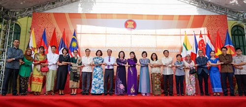 Lễ hội Vàng ASEAN nhân kỷ niệm 50 năm thành lập ASEAN