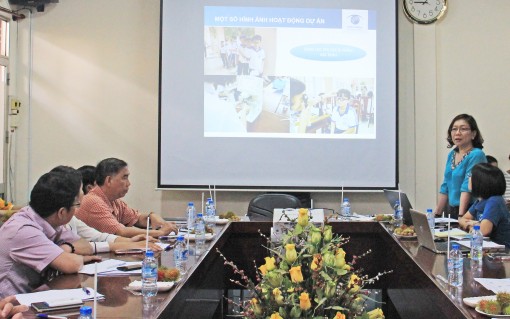 20%  học sinh trung học cơ sở bị tật khúc xạ