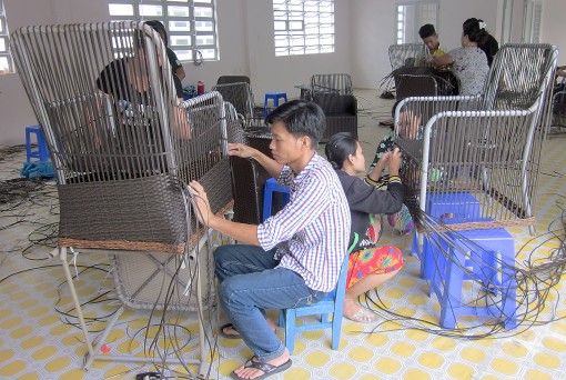 Dạy nghề cho người nghèo