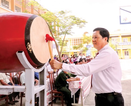 Trường THPT Thới Long khai giảng năm học mới