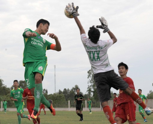Khuấy động sân cỏ quận, huyện