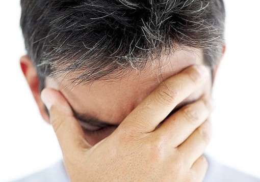 Tóc bạc sớm không do di truyền, hãy chú ý sức khỏe!