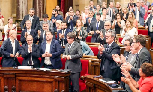 Catalonia “chọc giận” Madrid