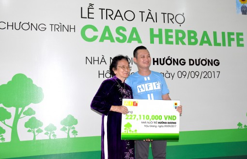 Tiếp nhận tài trợ 10.000 USD “Nâng cấp bữa ăn dinh dưỡng cho các cháu”