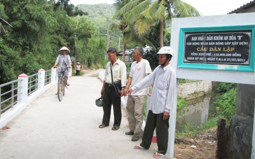 Mở đường lên núi