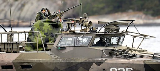 Nga, NATO rầm rộ tập trận