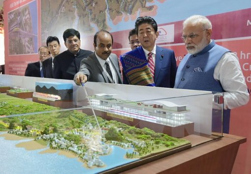 Thủ tướng Nhật thắt chặt quan hệ với Ấn Độ