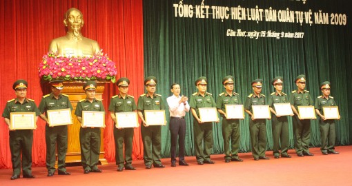 Tiếp tục nâng cao chất lượng tổng hợp lực lượng dân quân tự vệ