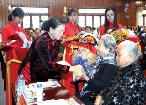 Chủ tịch Quốc hội dự Kỷ niệm 50 năm ngày Long An được phong danh hiệu 8 chữ vàng