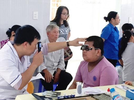 Tỷ lệ học sinh mắc tật khúc xạ cao