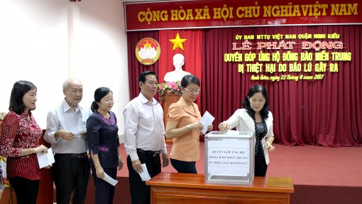 Phát động ủng hộ

đồng bào miền Trung

bị ảnh hưởng bão lũ