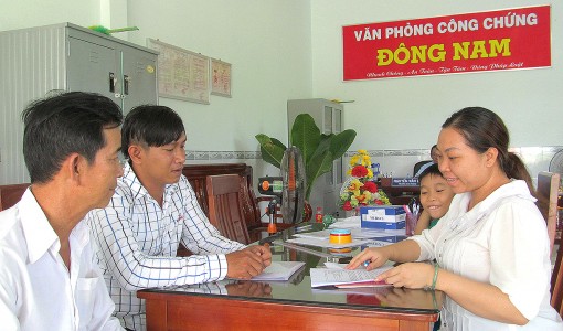 Người dân gặp khó khi không có văn phòng công chứng
