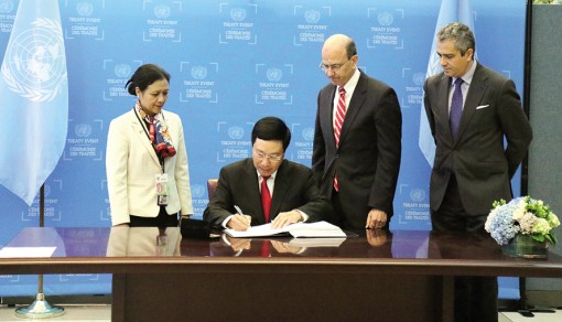 Việt Nam ký Hiệp ước Cấm vũ khí hạt nhân