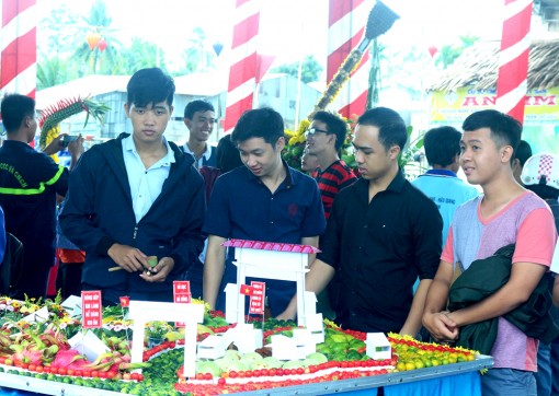 Hơn 40.000 lượt khách tham quan Ngày hội du lịch sinh thái Phong Điền 2017