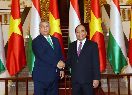Thủ tướng Nguyễn Xuân Phúc đón, hội đàm với Thủ tướng Hungary